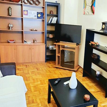 Cozy And Bright Apartment In The Heart Of The City Thessaloniki Exterior photo