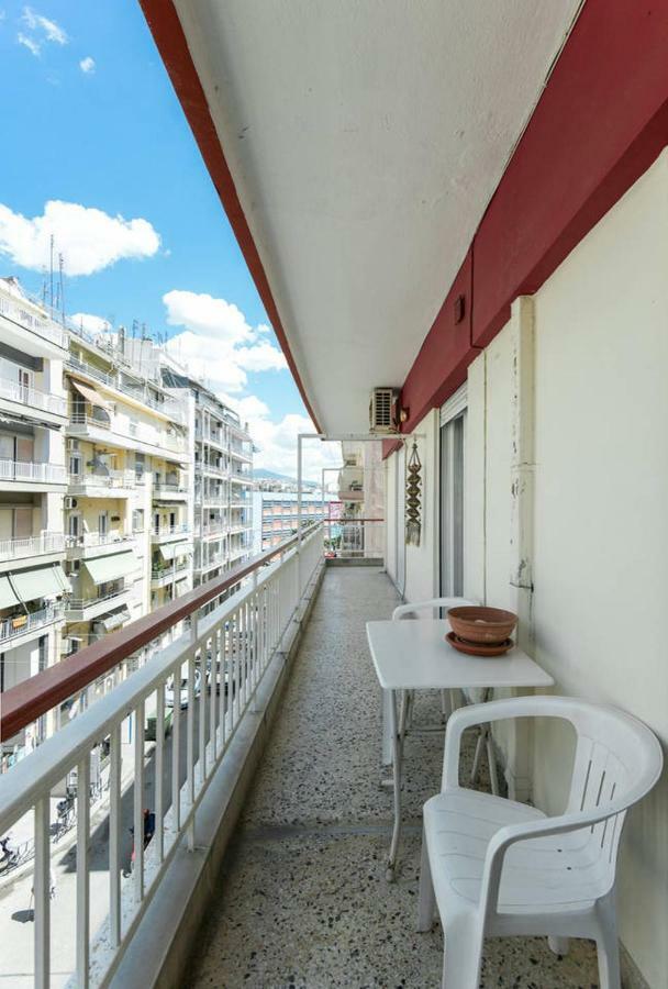Cozy And Bright Apartment In The Heart Of The City Thessaloniki Exterior photo