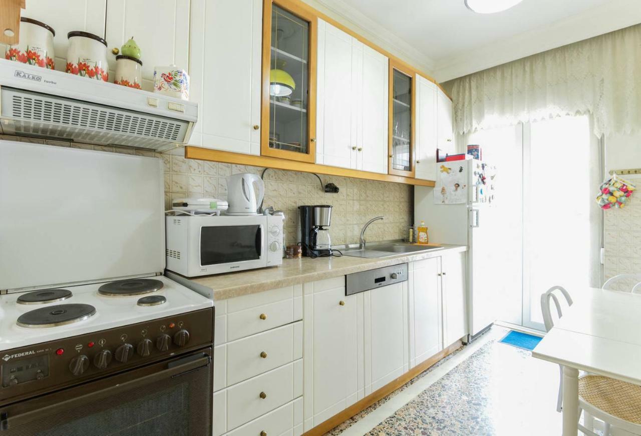 Cozy And Bright Apartment In The Heart Of The City Thessaloniki Exterior photo